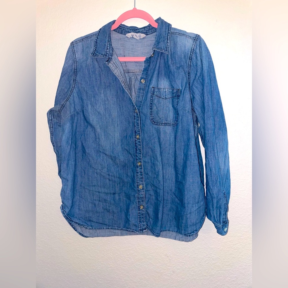 Old navy button down jean shirt Size XL